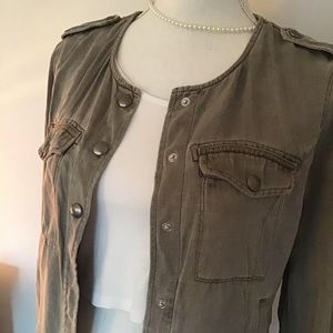 Grey/Green causal over jacket